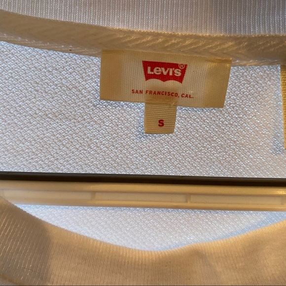 𝐋𝐄𝐕𝐈'𝐒 𝐑𝐀𝐈𝐍𝐁𝐎𝐖 𝐂𝐑𝐎𝐏𝐏𝐄𝐃 𝐓𝐎𝐏 - Picture 4 of 4